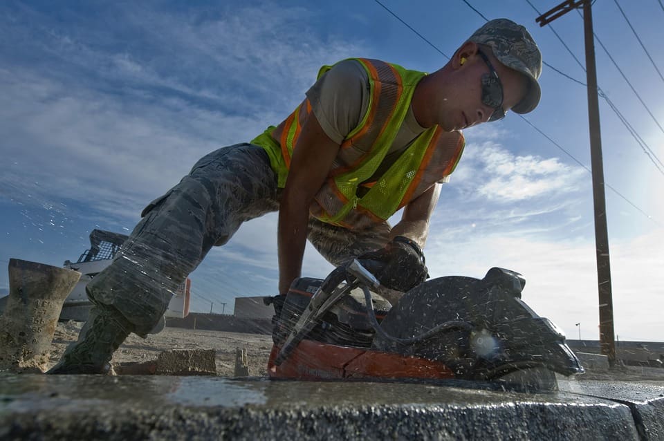 Why Contractors Need Contract Work Insurance